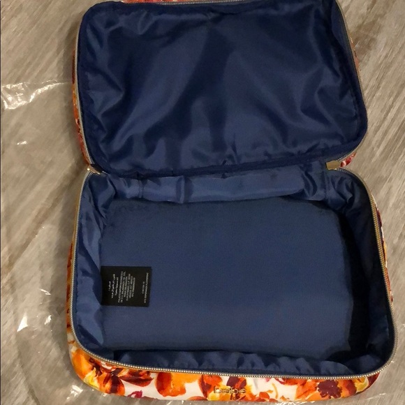 NWT Bebe Makeup case - Picture 4 of 5